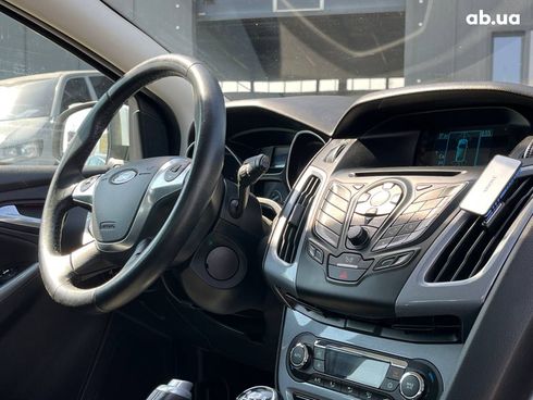 Ford Focus 2014 белый - фото 5