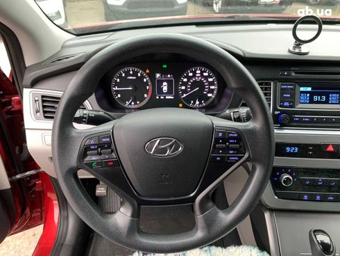 Hyundai Sonata 2015 красный - фото 46