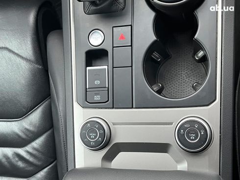 Volkswagen Touareg 2019 серый - фото 43