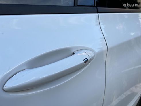 Chevrolet Bolt 2017 белый - фото 10