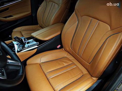 BMW 5 серия 2018 - фото 11