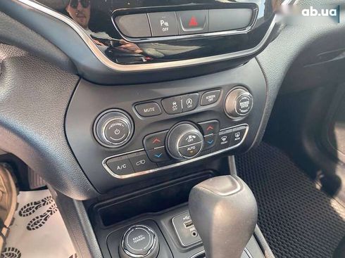 Jeep Cherokee 2019 - фото 17
