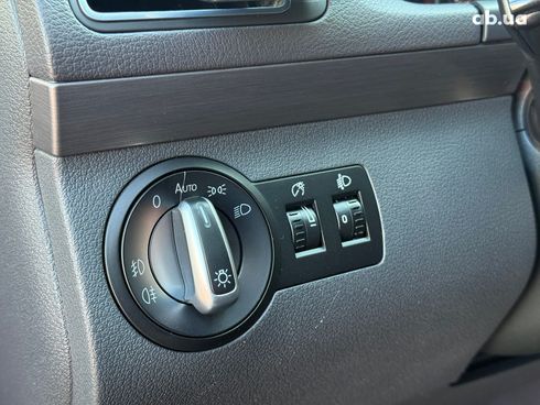 Volkswagen Touran 2010 серый - фото 25