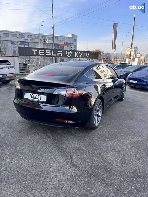 Tesla Model 3 2021 - фото 8