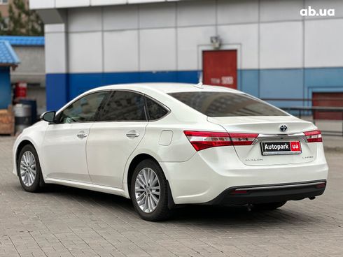 Toyota Avalon 2013 белый - фото 6