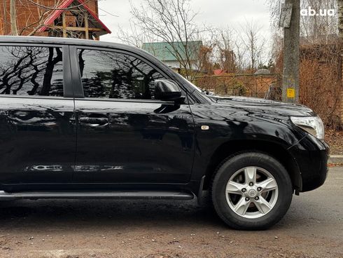 Toyota Land Cruiser 2010 черный - фото 4