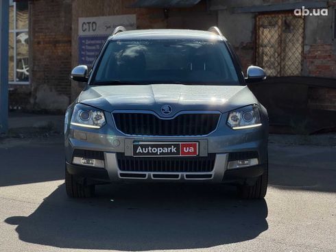 Skoda Yeti 2017 серый - фото 4