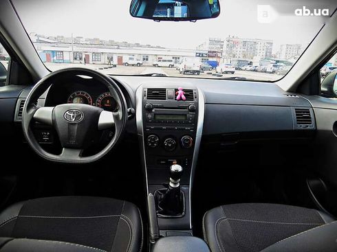 Toyota Corolla 2010 - фото 14