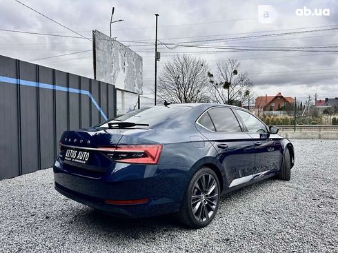 Skoda Superb 2019 - фото 6