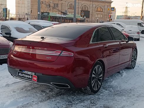 Lincoln MKZ 2017 красный - фото 10