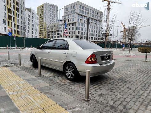 Toyota Corolla 2004 - фото 13