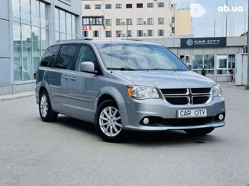 Dodge grand caravan 2017 - фото 8