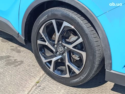 Toyota C-HR 2018 синий - фото 6