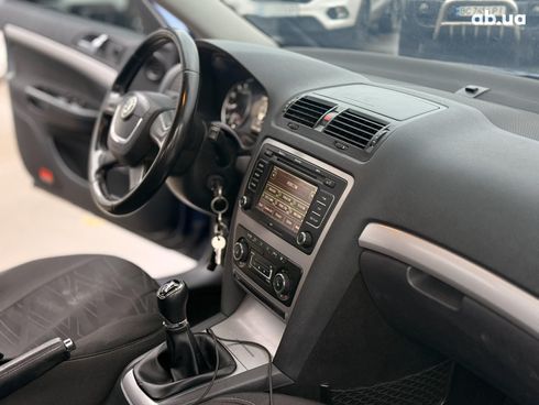 Skoda Octavia 2011 синий - фото 25