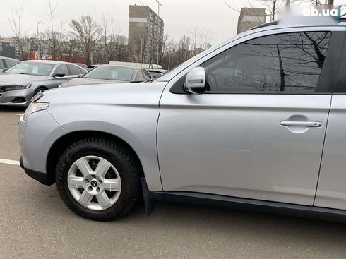 Mitsubishi Outlander 2012 - фото 12