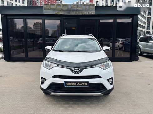 Toyota RAV4 2018 - фото 2