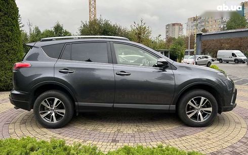 Toyota RAV4 2017 - фото 8
