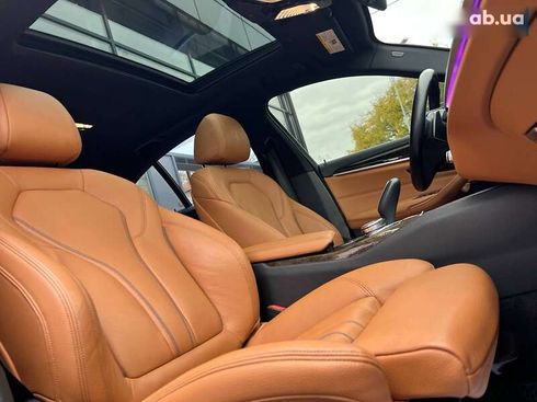 BMW 5 серия 2018 - фото 12