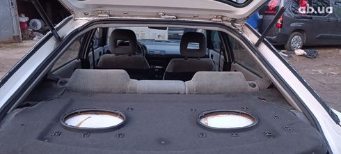 Mazda 323 1990 белый - фото 11