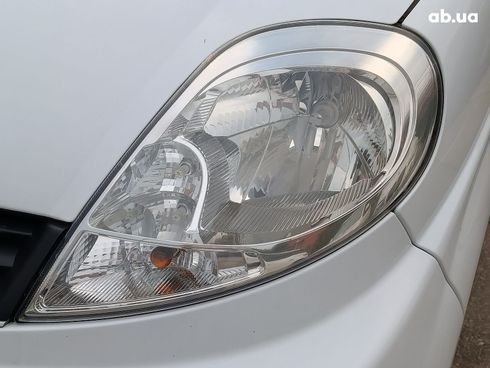 Renault Trafic 2014 белый - фото 4