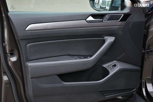 Volkswagen passat alltrack 2017 - фото 17