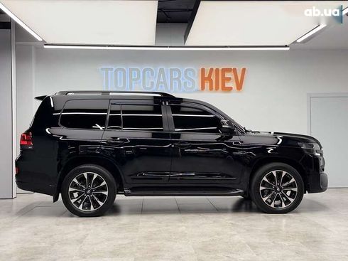 Toyota Land Cruiser 2018 - фото 5