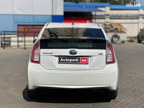 Toyota Prius 2012 белый - фото 6