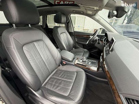 Audi Q5 2018 - фото 30
