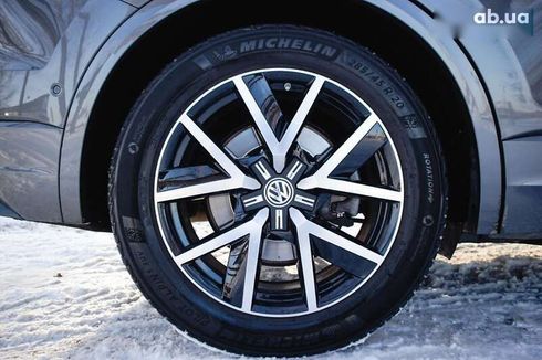 Volkswagen Touareg 2019 - фото 19