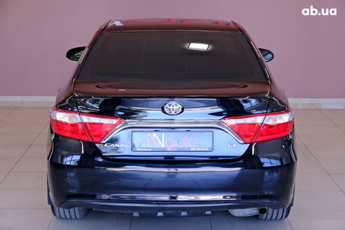 Toyota Camry 2018 черный - фото 6