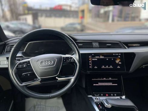 Audi E-Tron 2021 - фото 12