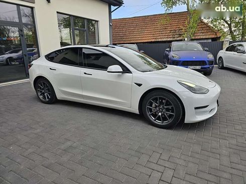 Tesla Model 3 2021 - фото 13