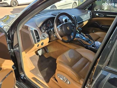Porsche Cayenne 2010 - фото 28