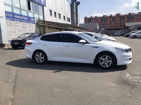 Kia K5 2017 - фото 6