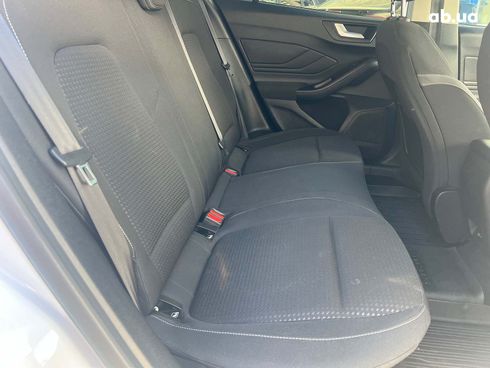 Ford Focus 2019 белый - фото 13