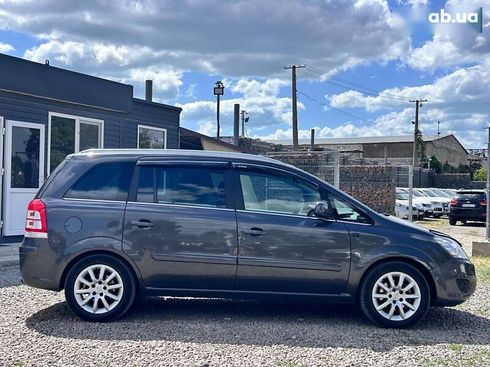 Opel Zafira 2011 - фото 4