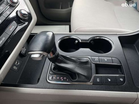 Kia Sedona 2018 - фото 19