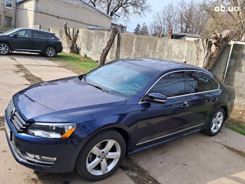 Volkswagen Passat 2014 синий - фото 18