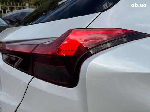 Lexus UX 2020 белый - фото 7