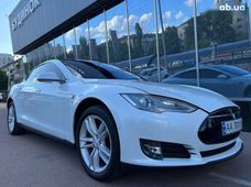 Продаж вживаних Tesla Model S 2015 року - купити на Автобазарі