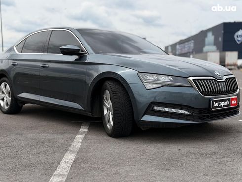 Skoda Superb 2019 серый - фото 13