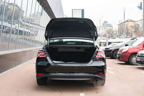 Toyota Camry 2020 - фото 15