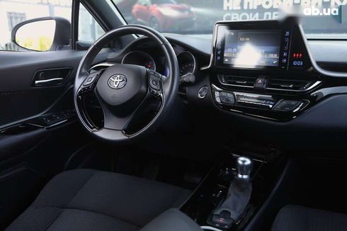 Toyota C-HR 2019 - фото 9