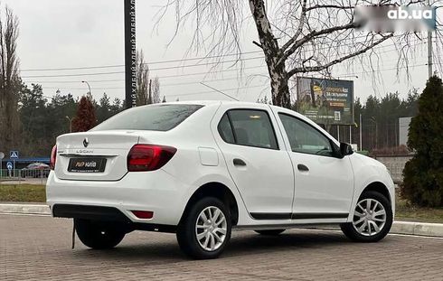 Renault Logan 2017 - фото 7