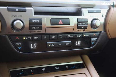 Lexus ES 2018 - фото 19