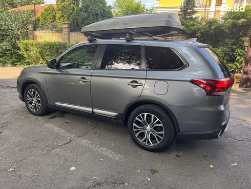 Mitsubishi Outlander 2018 серый - фото 9