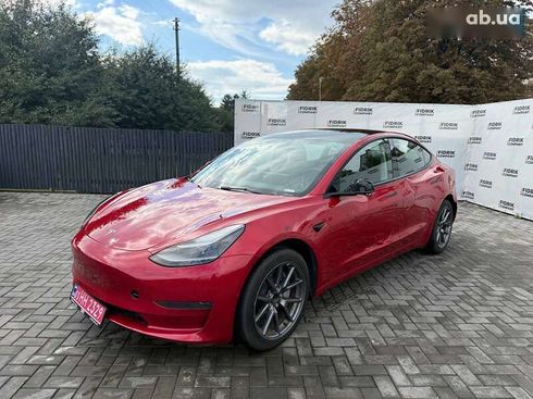 Tesla Model 3 2022 - фото 2