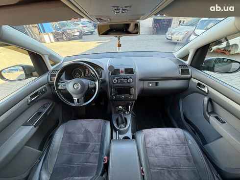 Volkswagen Touran 2010 серый - фото 15