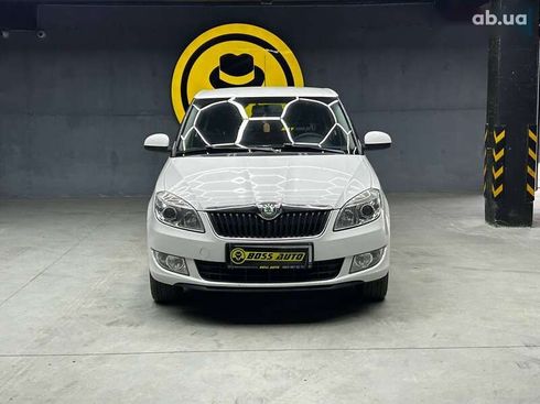 Skoda Fabia 2010 - фото 2
