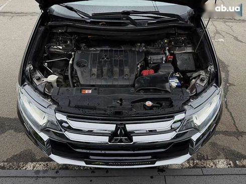 Mitsubishi Outlander 2015 - фото 26
